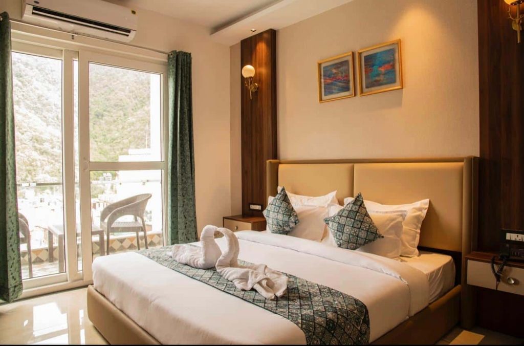 Serial Yogger Hotel Inde